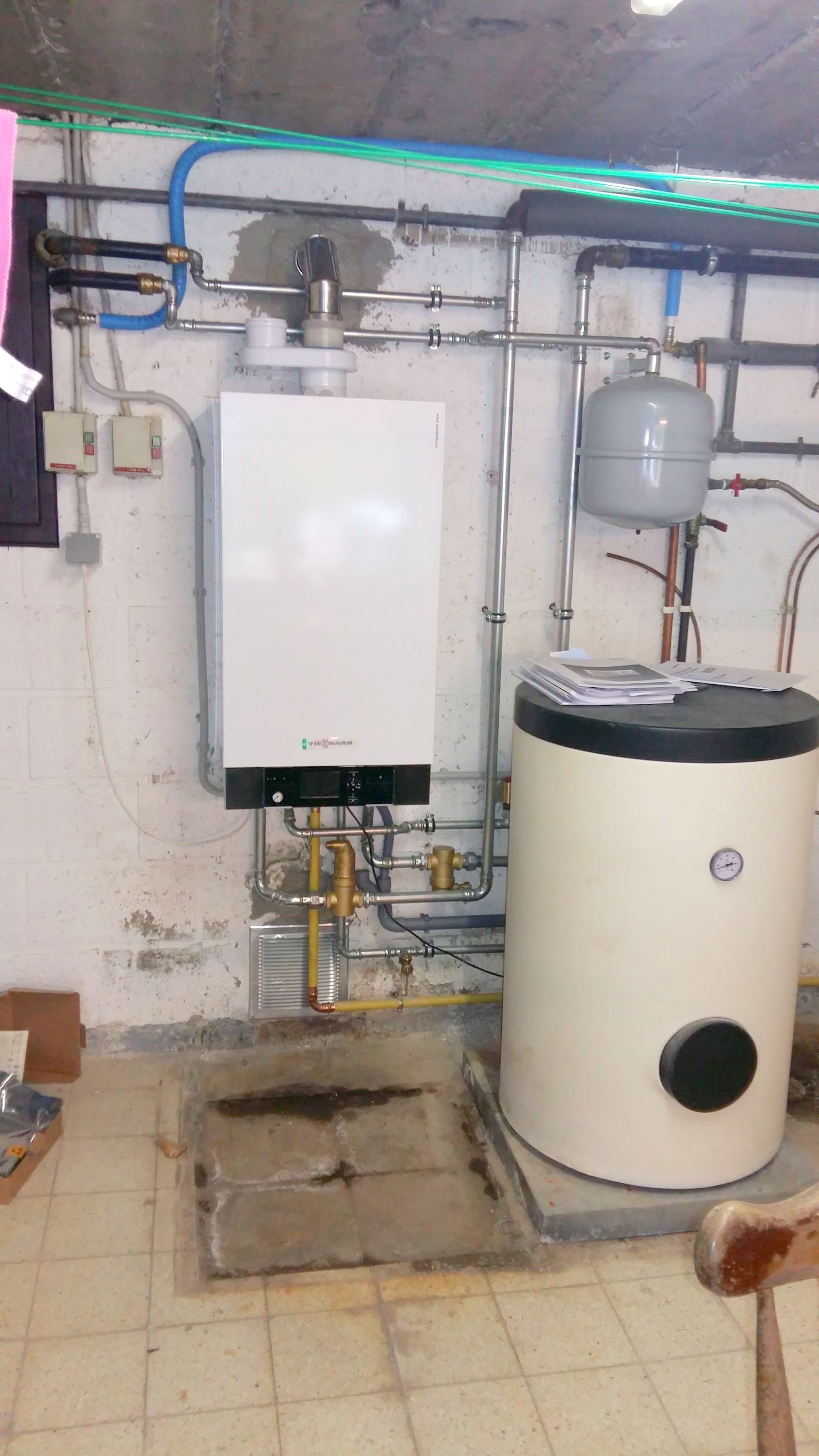 Installation chaudière à condensation murale Viessmann Vitodens Energreen