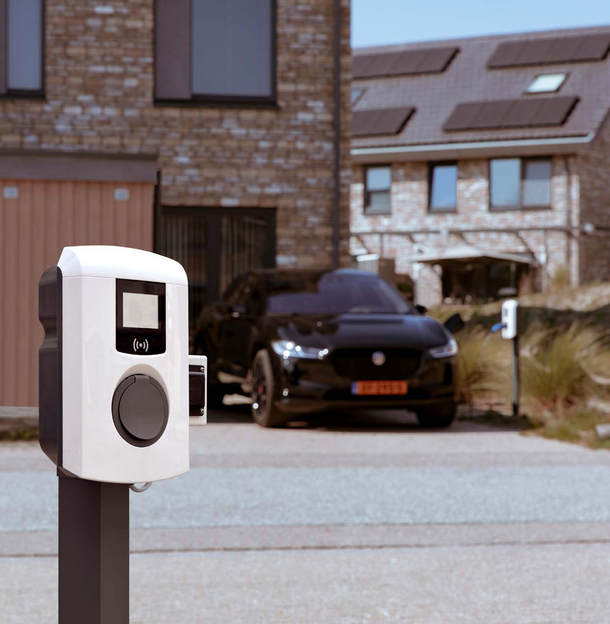 Combinaison borne de recharge panneaux solaires | Energreen